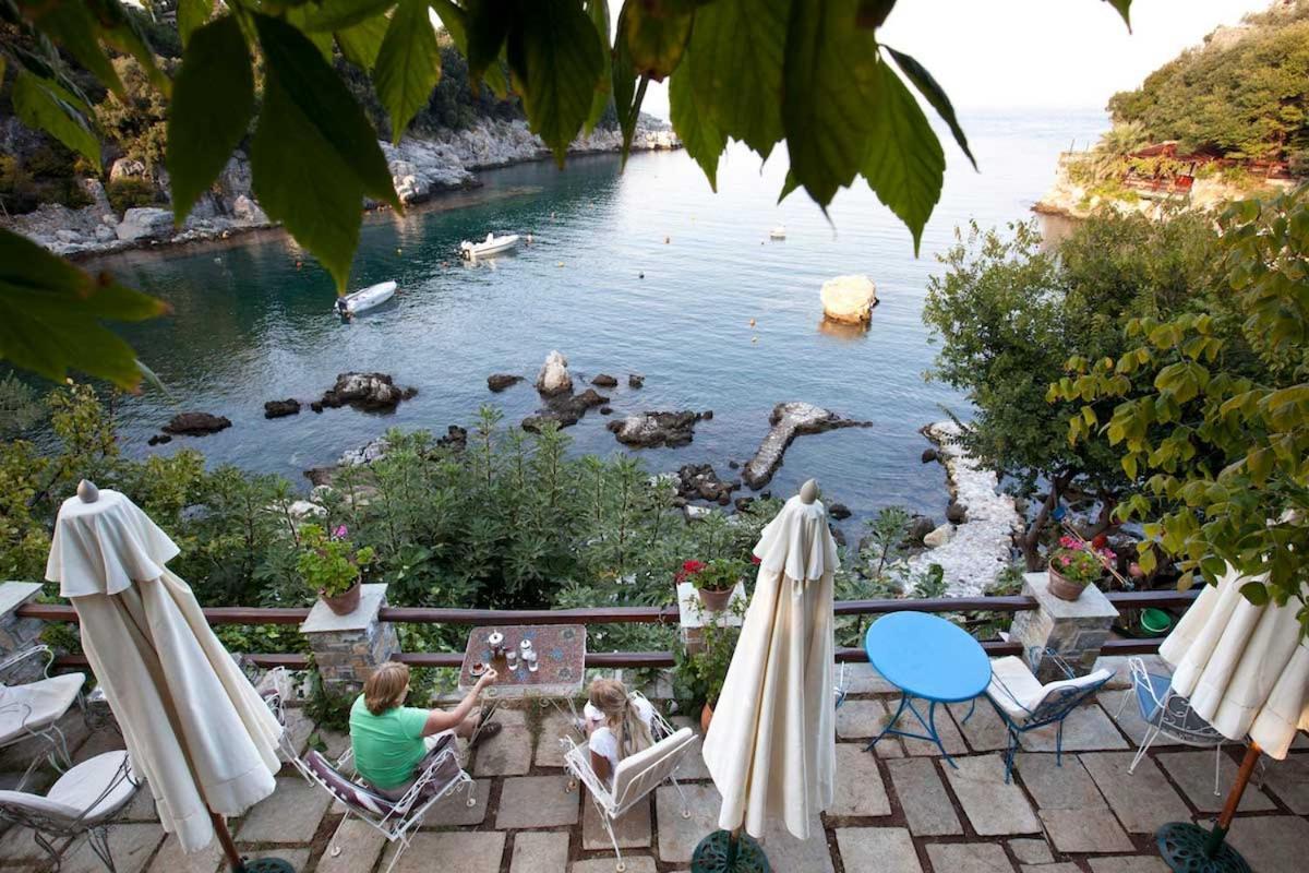 Victoria'S Guesthouse Дамухарі Екстер'єр фото