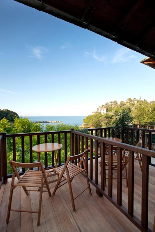 Victoria'S Guesthouse Дамухарі Екстер'єр фото